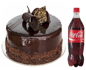 4 ile 6 kiilik klasik ikolatal ya pasta 1 litre cola